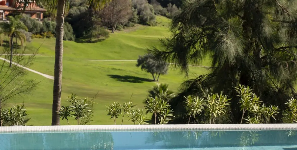 Продажа дома на две семьи в Marbella 32