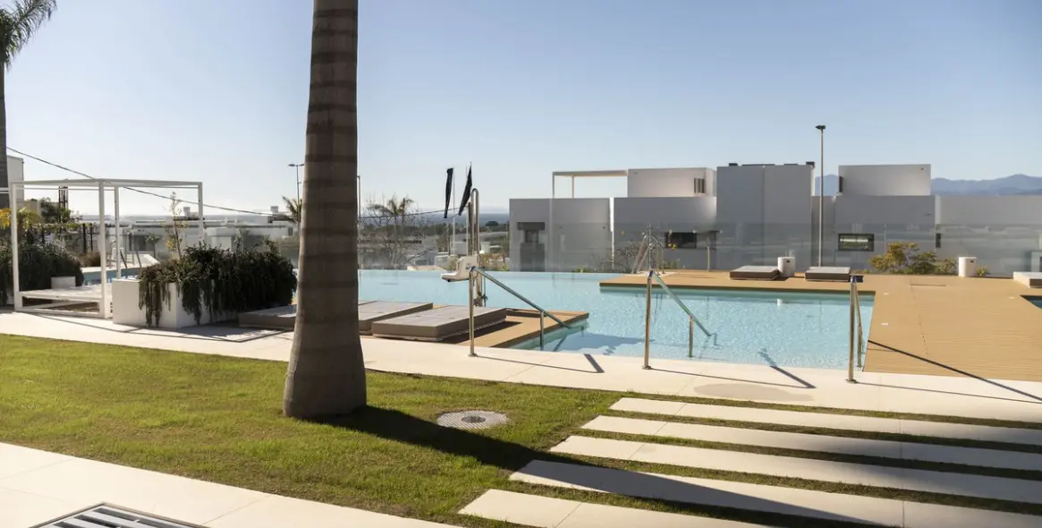 Продажа дома на две семьи в Marbella 50