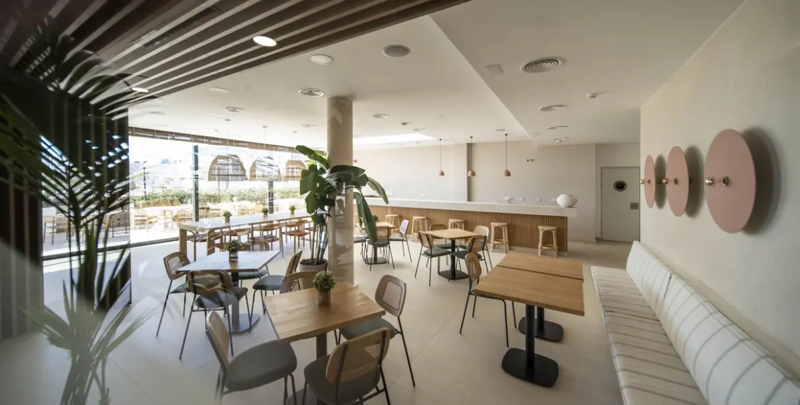 Продажа дома на две семьи в Marbella 62