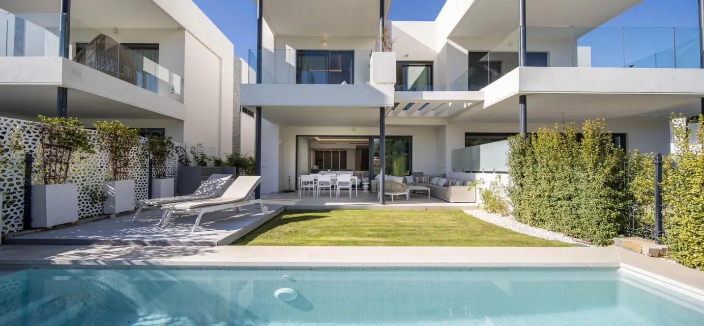 Продажа дома на две семьи в Marbella 0
