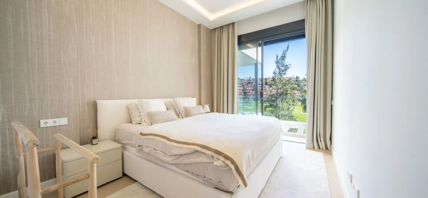 Продажа дома на две семьи в Marbella 3
