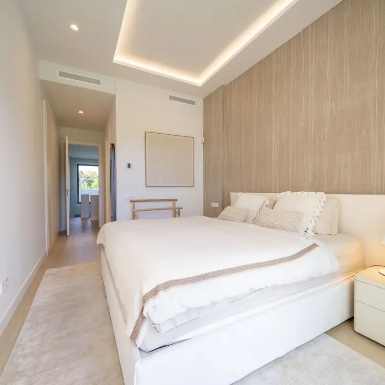 Продажа дома на две семьи в Marbella