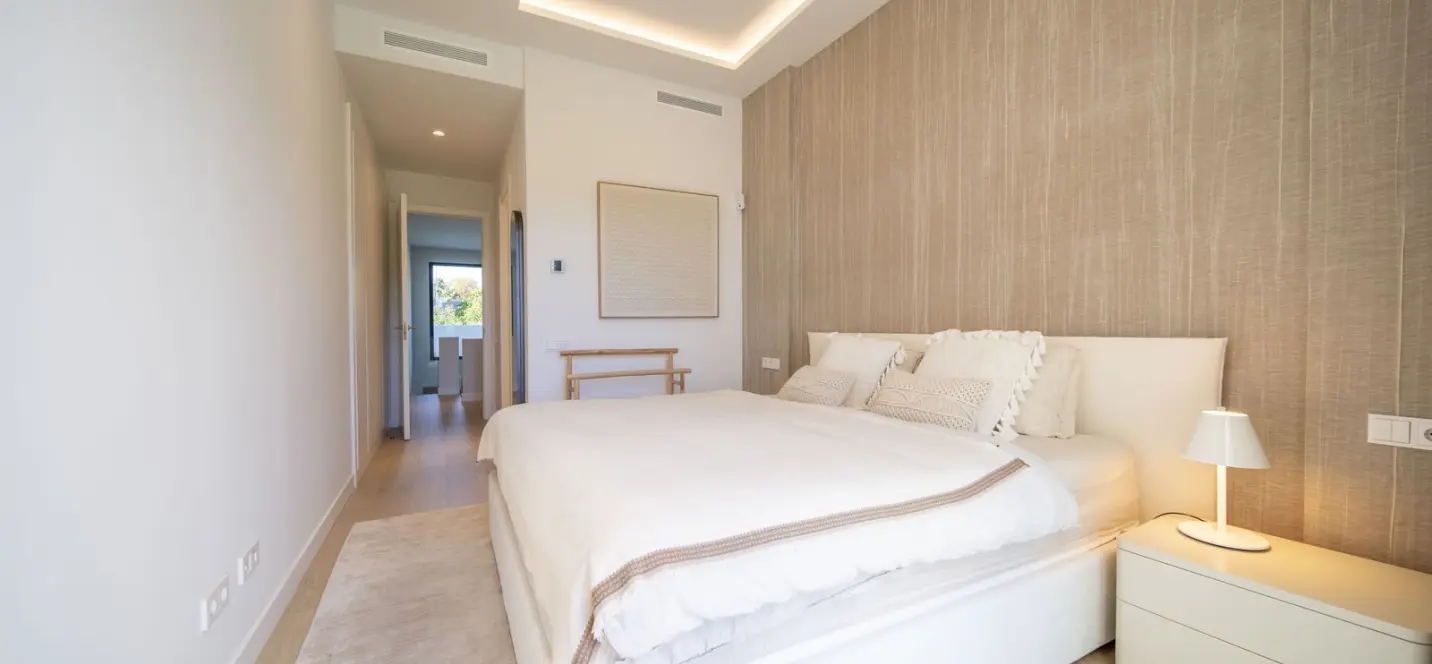 Продажа дома на две семьи в Marbella 4