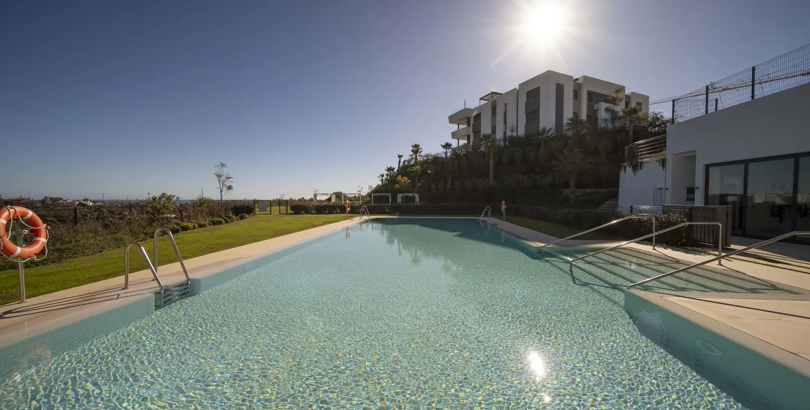 Продажа дома на две семьи в Marbella 80
