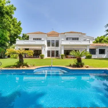 Долгосрочная аренда  отдельно стоящей виллы в Guadalmina Baja