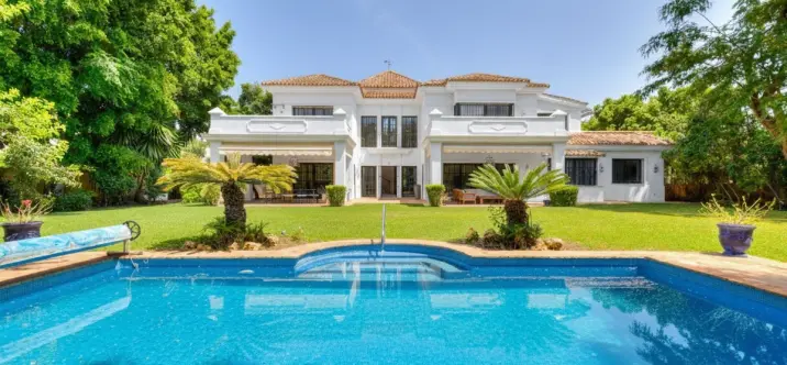 Alquiler a largo plazo de villa independiente en Guadalmina Baja 0