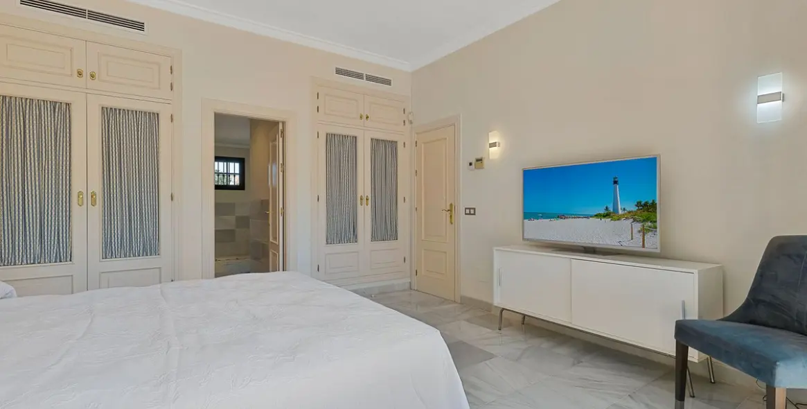 Долгосрочная аренда  отдельно стоящей виллы в Guadalmina Baja 17