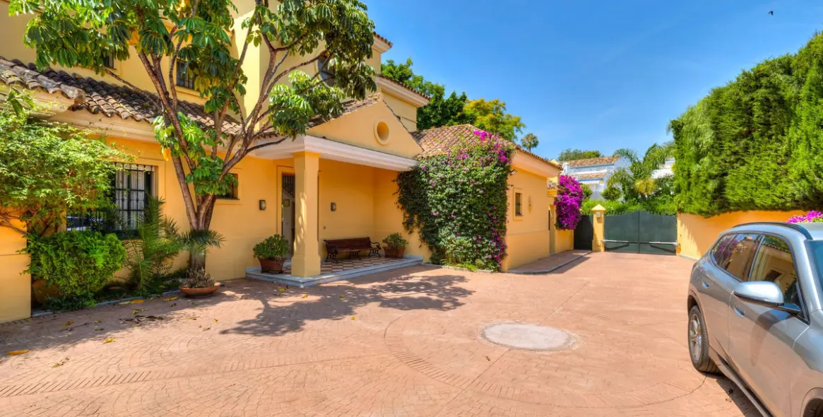 Долгосрочная аренда  отдельно стоящей виллы в Guadalmina Baja 21