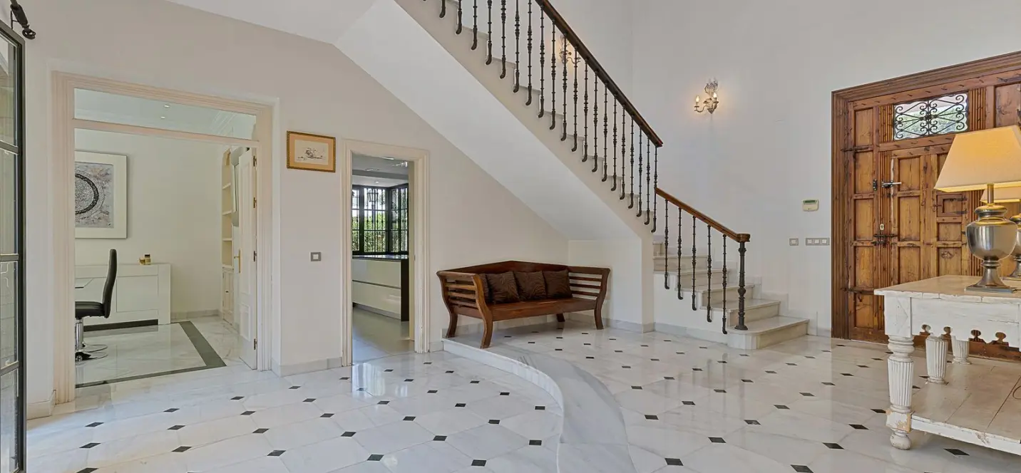Long-term rent of detached villa in Guadalmina Baja 2
