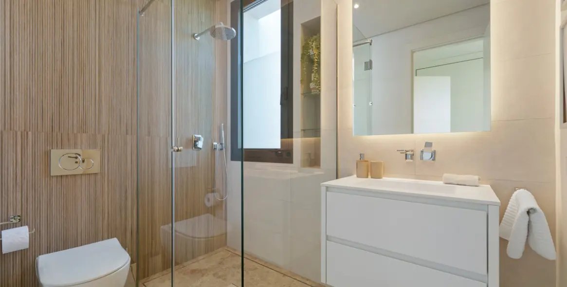 Sale of detached villa in The Golden Mile 14