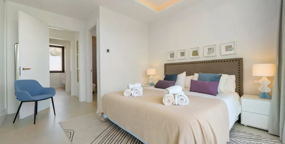 Sale of detached villa in The Golden Mile 16