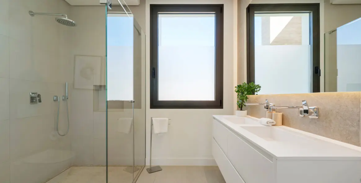 Sale of detached villa in The Golden Mile 17