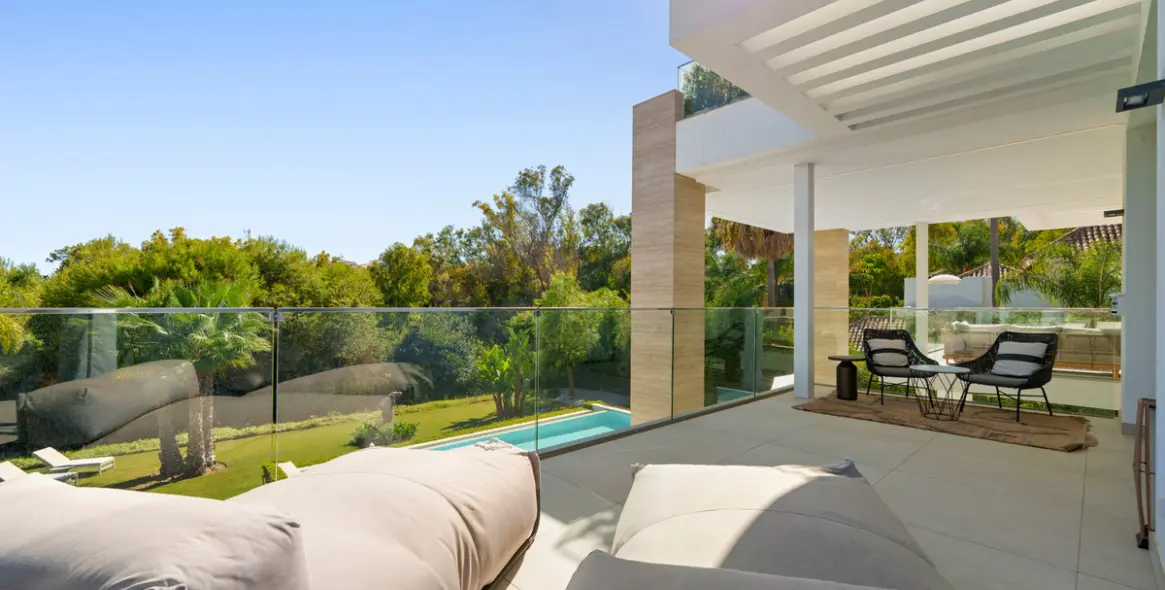 Sale of detached villa in The Golden Mile 18