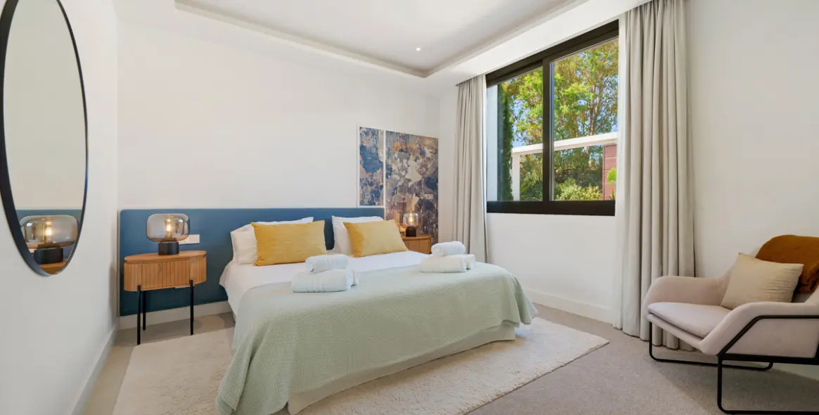 Sale of detached villa in The Golden Mile 20