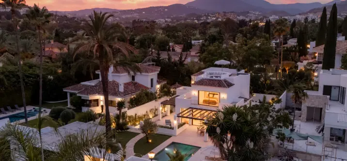 Venta de villa independiente en Nueva Andalucía 0