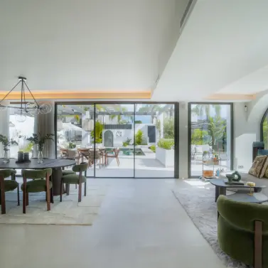 Venta de villa independiente en Nueva Andalucía