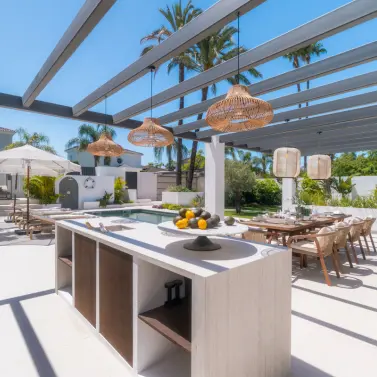 Venta de villa independiente en Nueva Andalucía