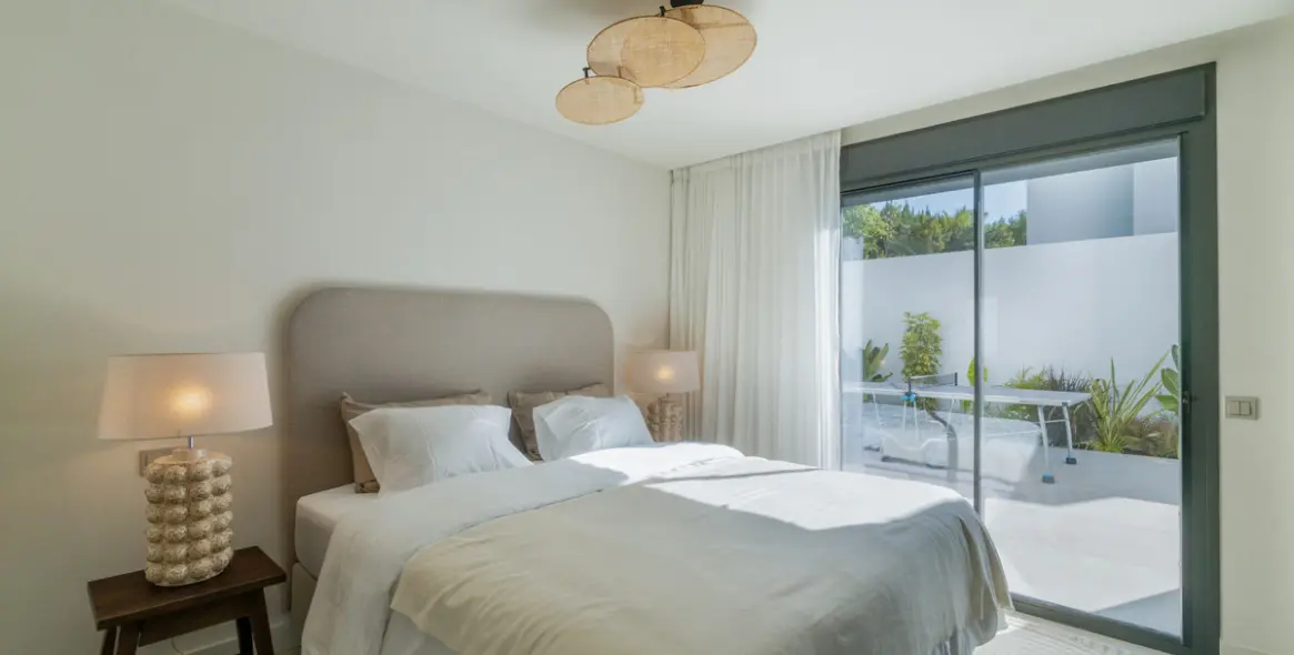 Продажа  отдельно стоящей виллы в Nueva Andalucía 13