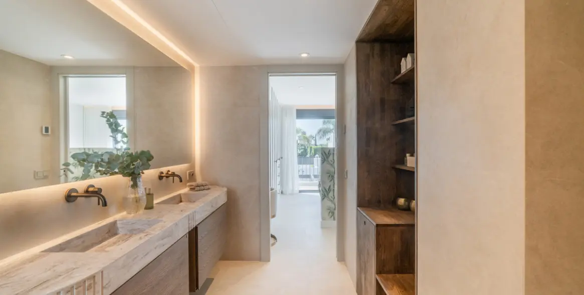 Продажа  отдельно стоящей виллы в Nueva Andalucía 15