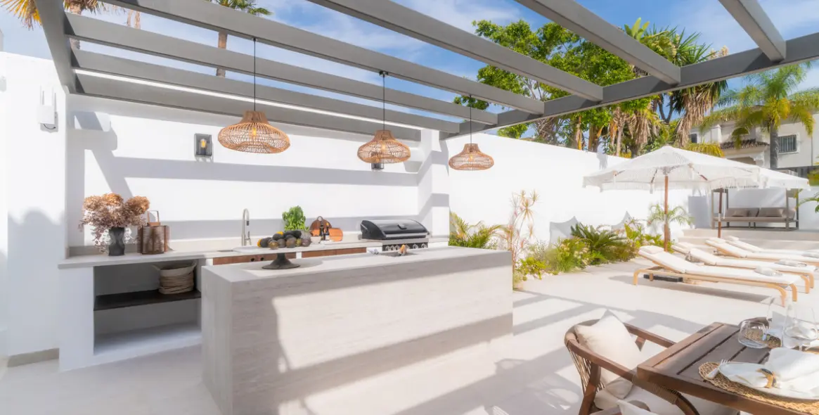 Продажа  отдельно стоящей виллы в Nueva Andalucía 17