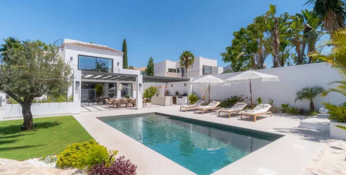 Продажа  отдельно стоящей виллы в Nueva Andalucía 19