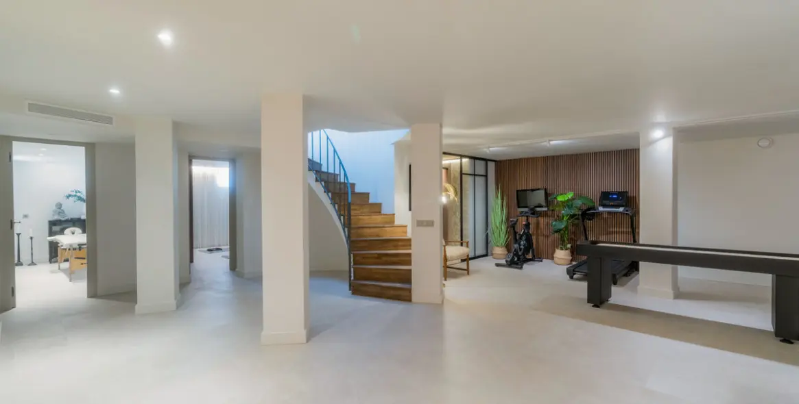 Продажа  отдельно стоящей виллы в Nueva Andalucía 20