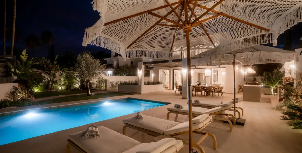 Продажа  отдельно стоящей виллы в Nueva Andalucía 22