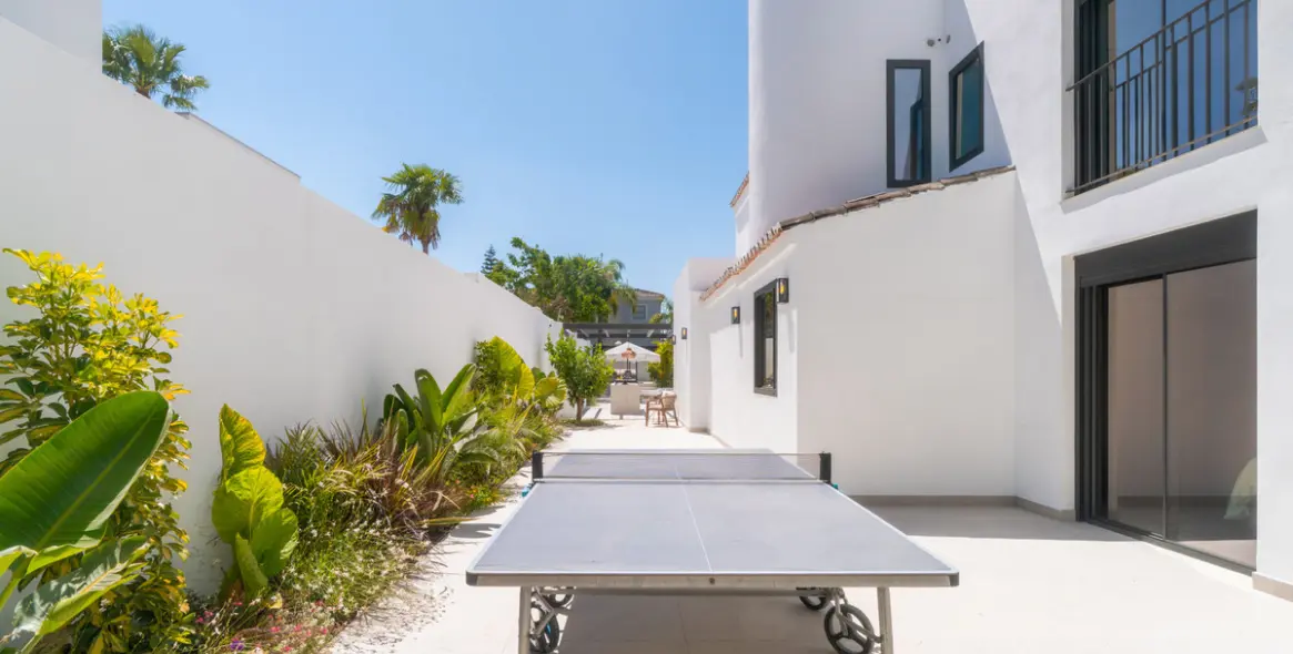 Продажа  отдельно стоящей виллы в Nueva Andalucía 32