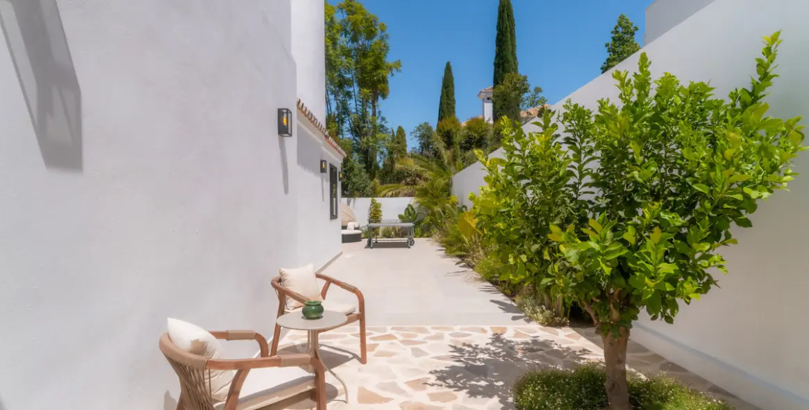 Продажа  отдельно стоящей виллы в Nueva Andalucía 33