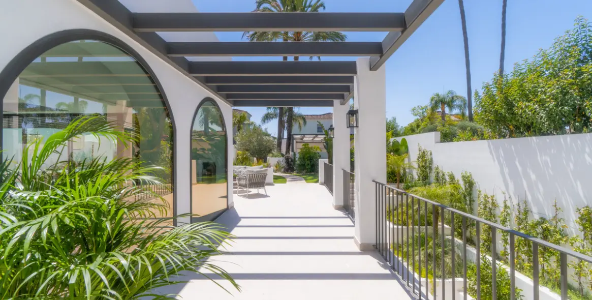 Продажа  отдельно стоящей виллы в Nueva Andalucía 35