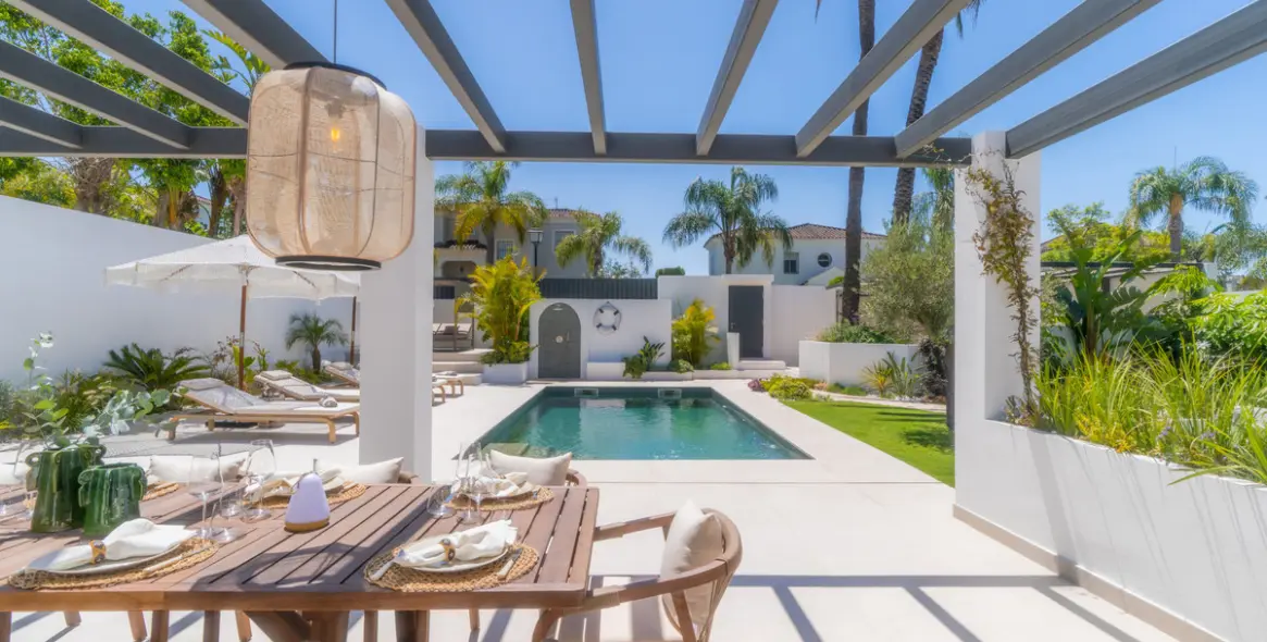 Продажа  отдельно стоящей виллы в Nueva Andalucía 36