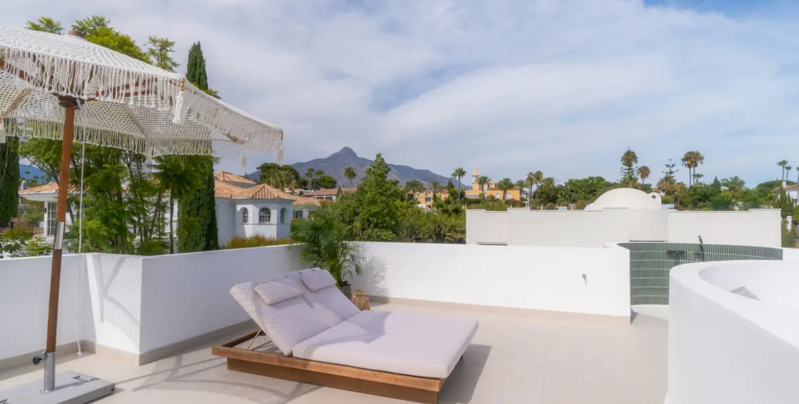 Продажа  отдельно стоящей виллы в Nueva Andalucía 37