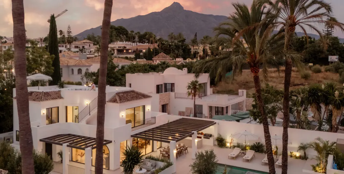 Продажа  отдельно стоящей виллы в Nueva Andalucía 38