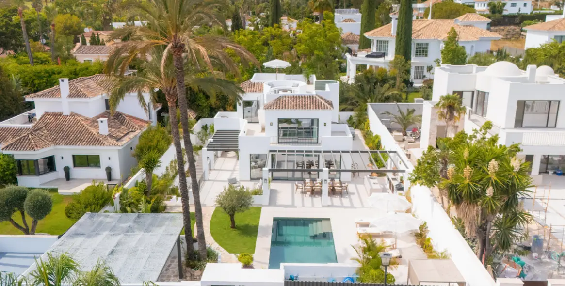 Продажа  отдельно стоящей виллы в Nueva Andalucía 42