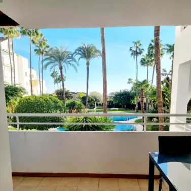 Alquiler a largo plazo de apartamento en planta media en Atalaya