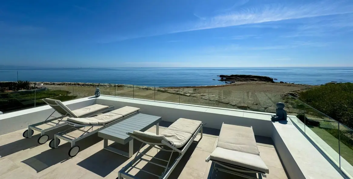 Краткосрочная аренда дома на две семьи в Estepona 3