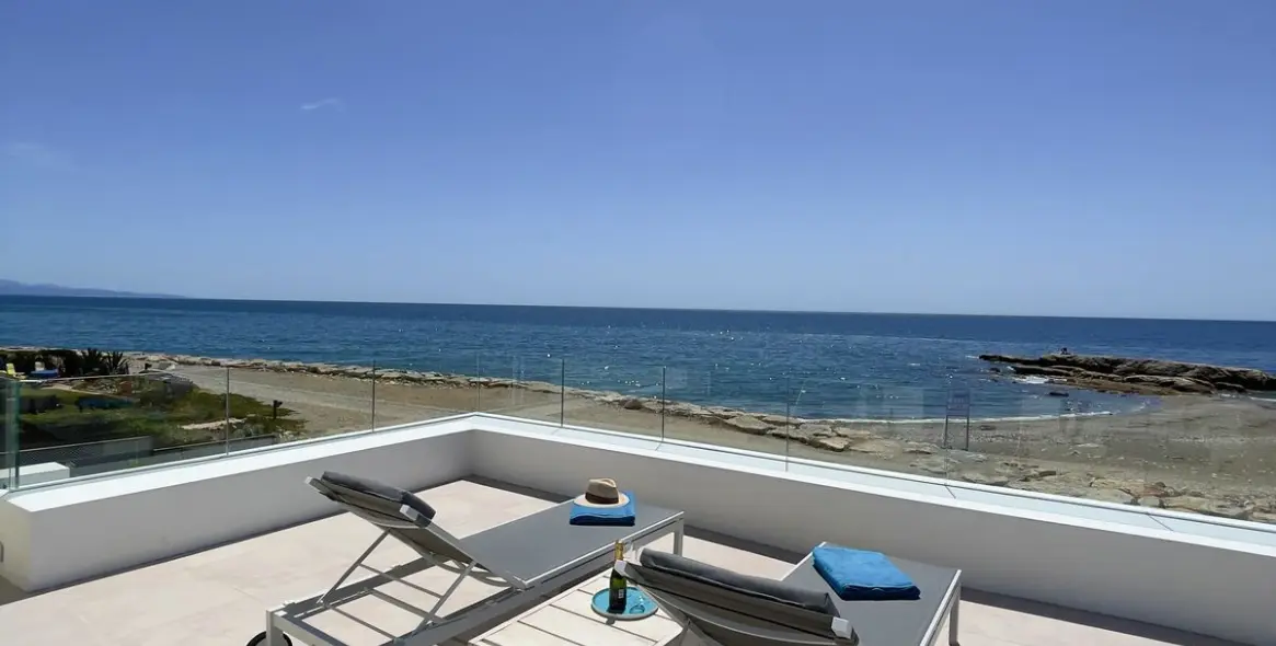 Краткосрочная аренда дома на две семьи в Estepona 35