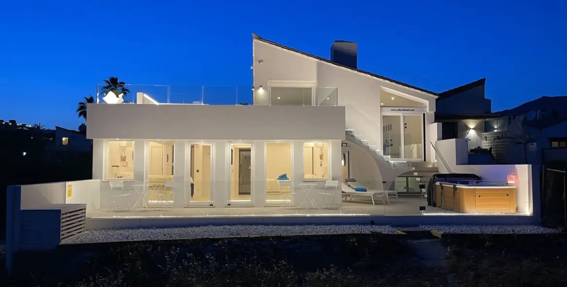 Краткосрочная аренда дома на две семьи в Estepona 59