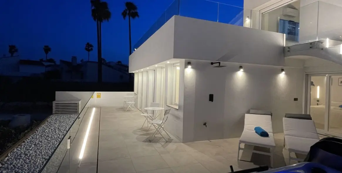 Краткосрочная аренда дома на две семьи в Estepona 60