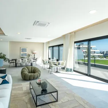 Sale of middle floor apartment in Selwo