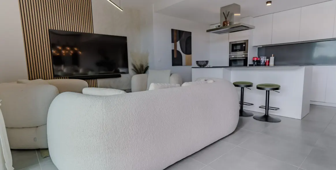 Sale of middle floor apartment in Selwo 7