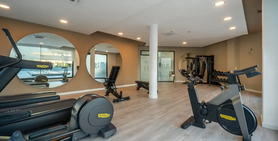 Sale of middle floor apartment in Selwo 18