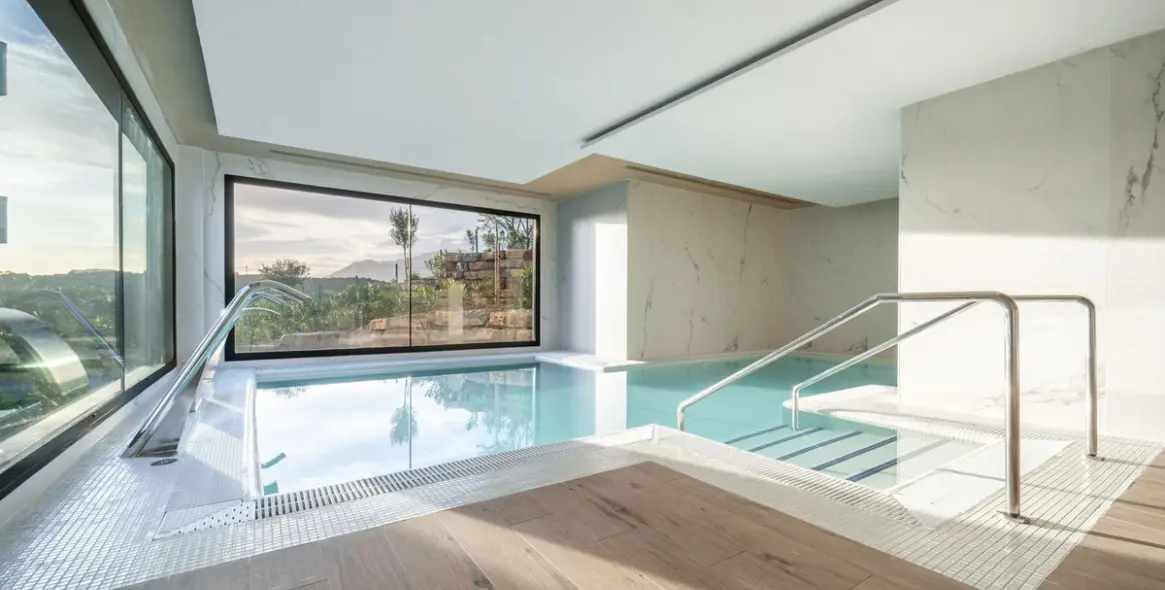 Sale of middle floor apartment in Selwo 20