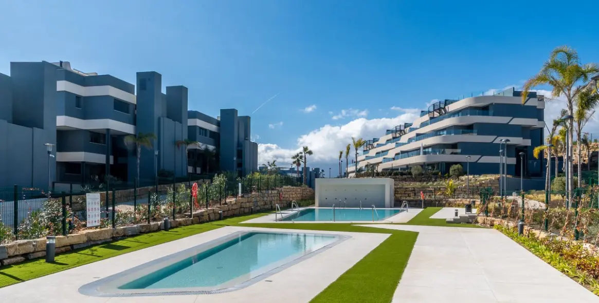 Sale of middle floor apartment in Selwo 22