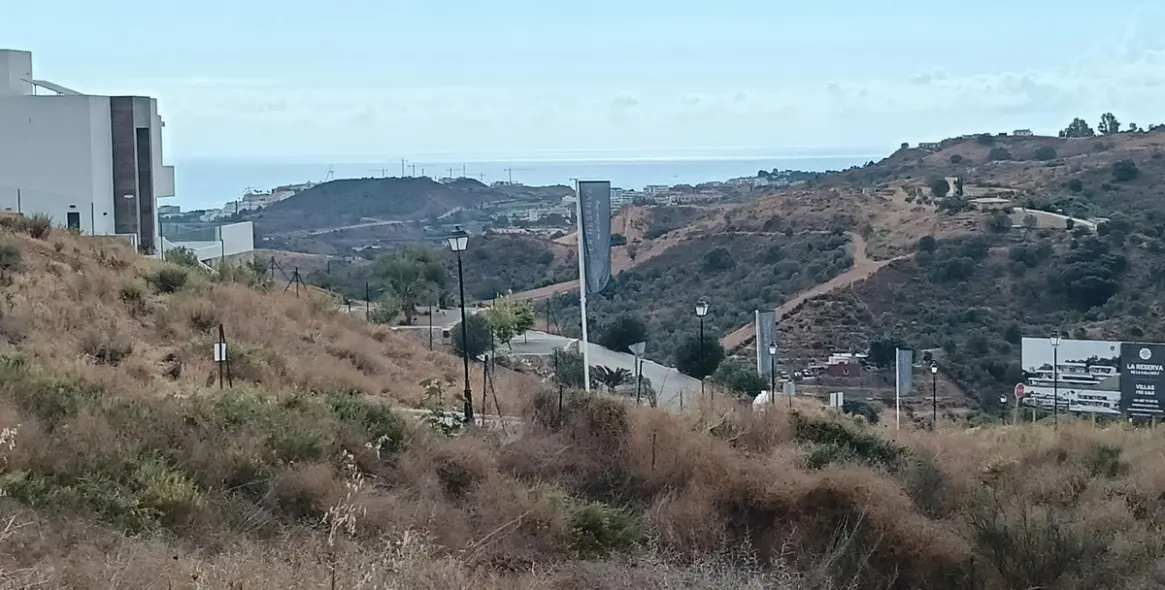 Sale of detached villa in La Cala 10