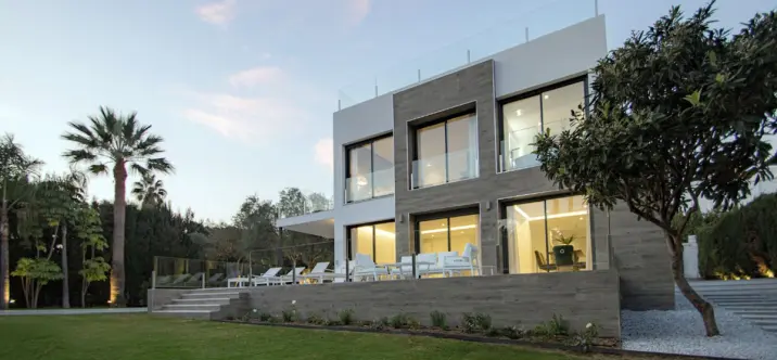 Alquiler a largo plazo de villa independiente en Nueva Andalucía 0