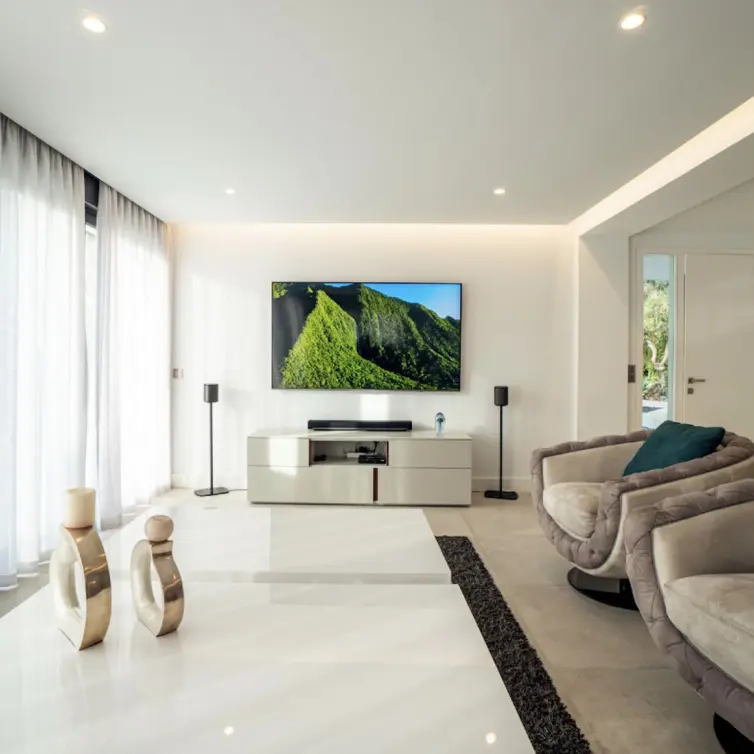 Long-term rent of detached villa in Nueva Andalucía