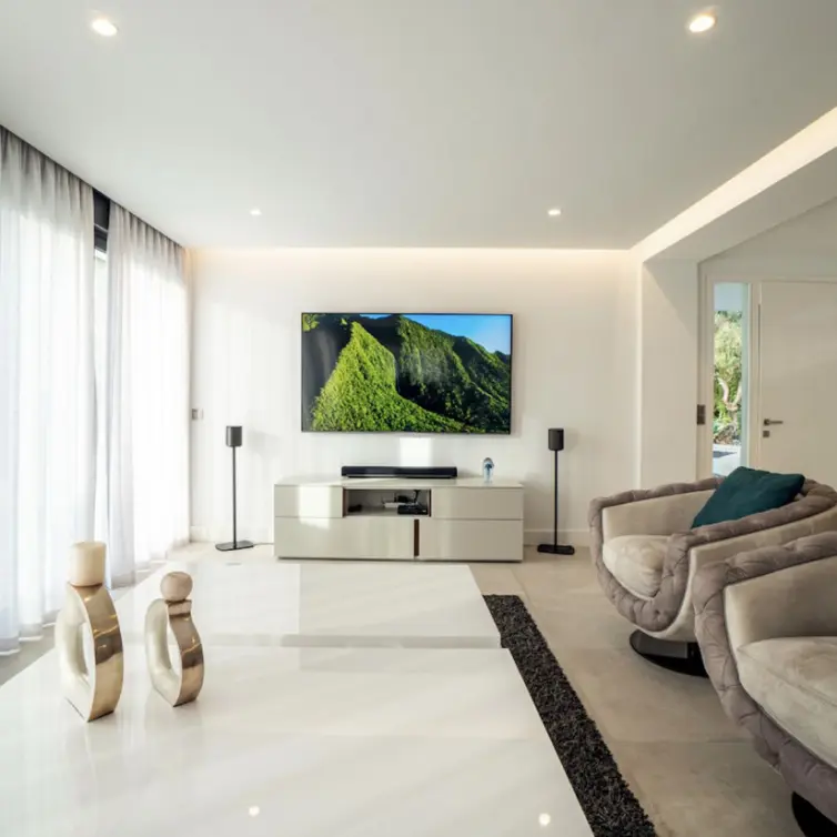 Long-term rent of detached villa in Nueva Andalucía