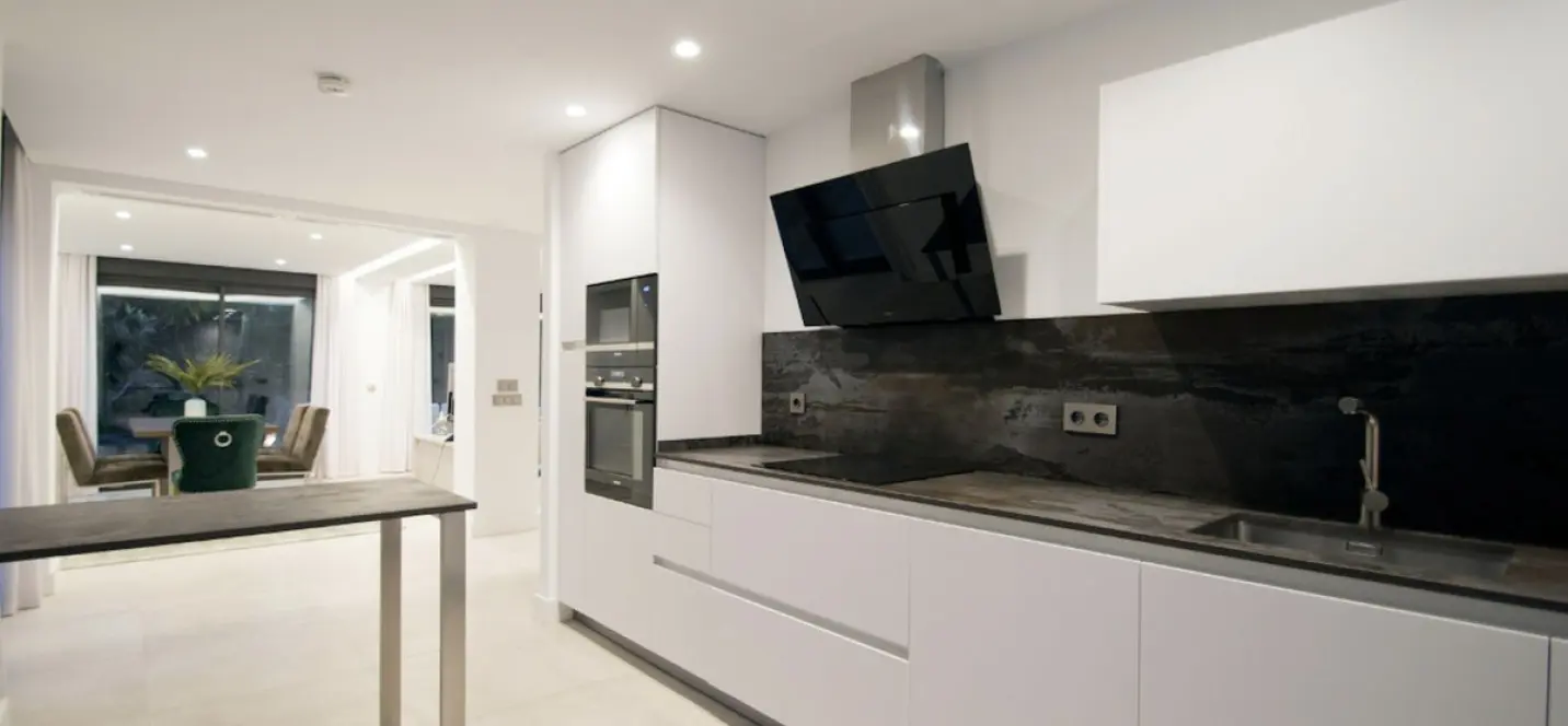 Long-term rent of detached villa in Nueva Andalucía 4