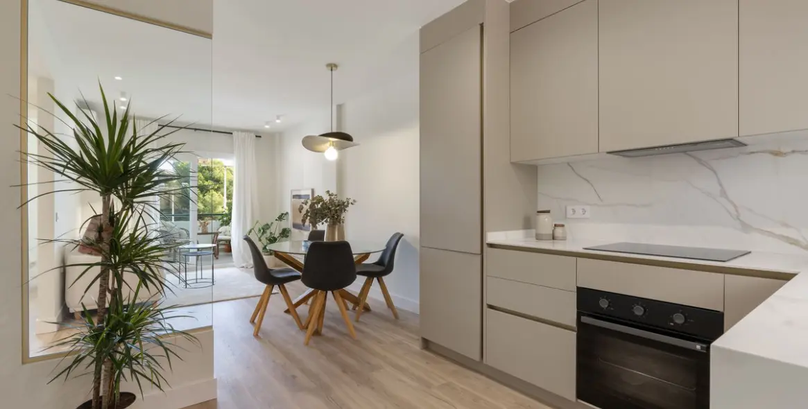 Продажа апартаментов на среднем этаже в Carvajal 1